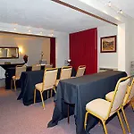 Quality Inn & Suites Banquet Center 