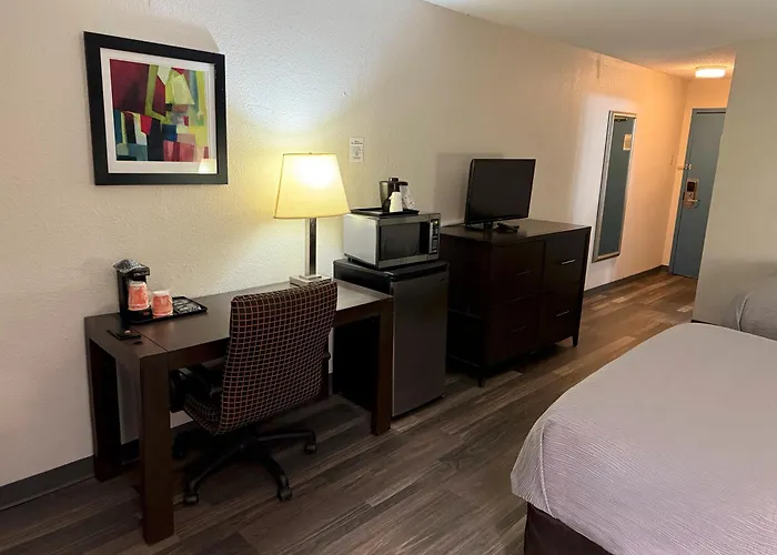 Quality Inn & Suites Banquet Center