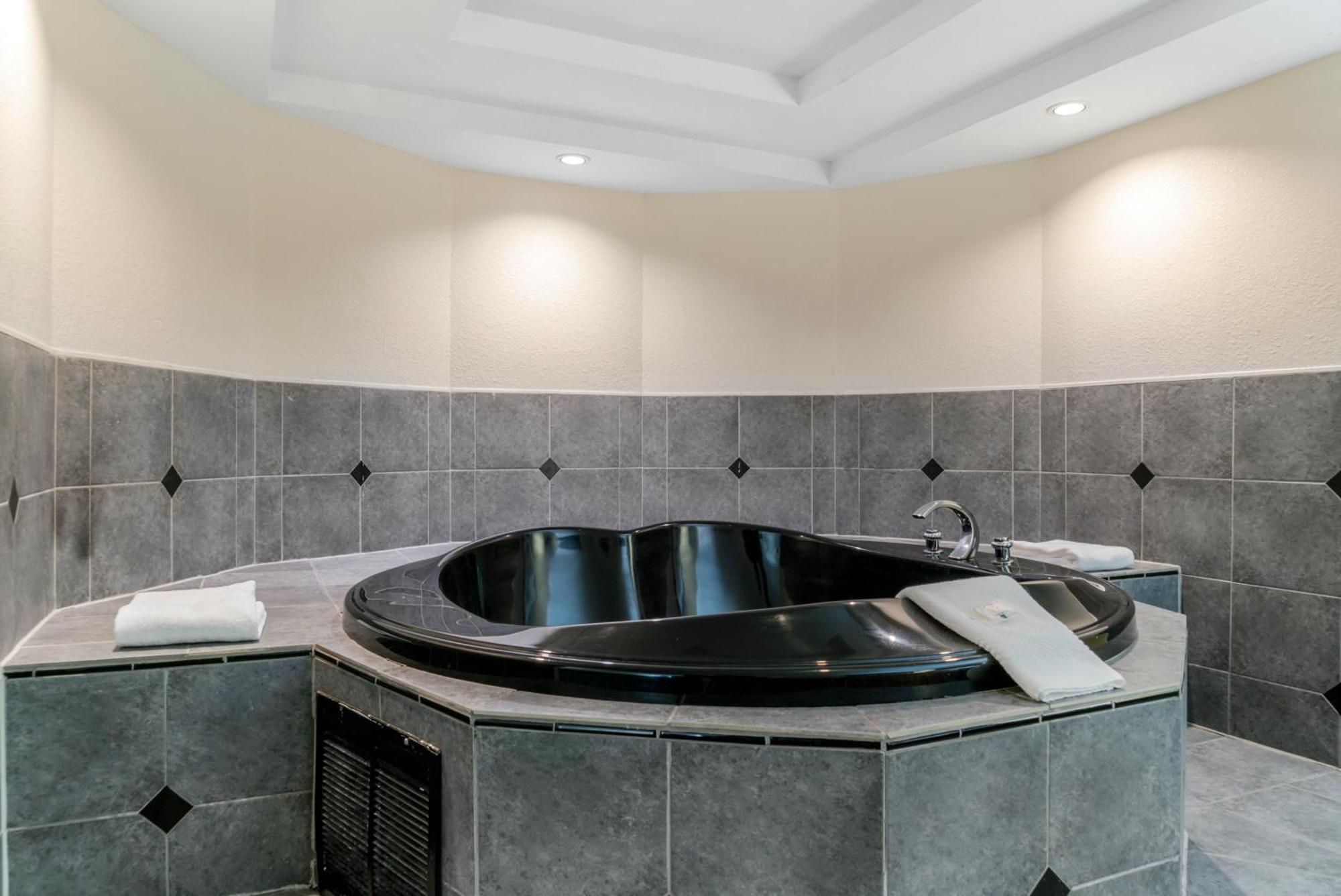 Quality & Banquet Center Livonia